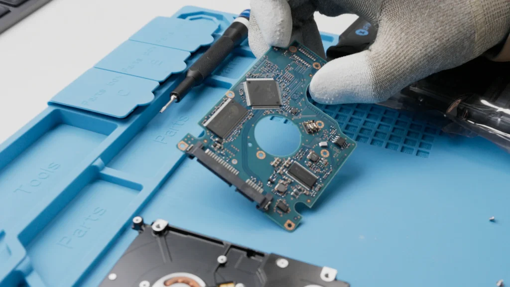 Defekte Festplatte reparieren durch Austausch der Controller Platine