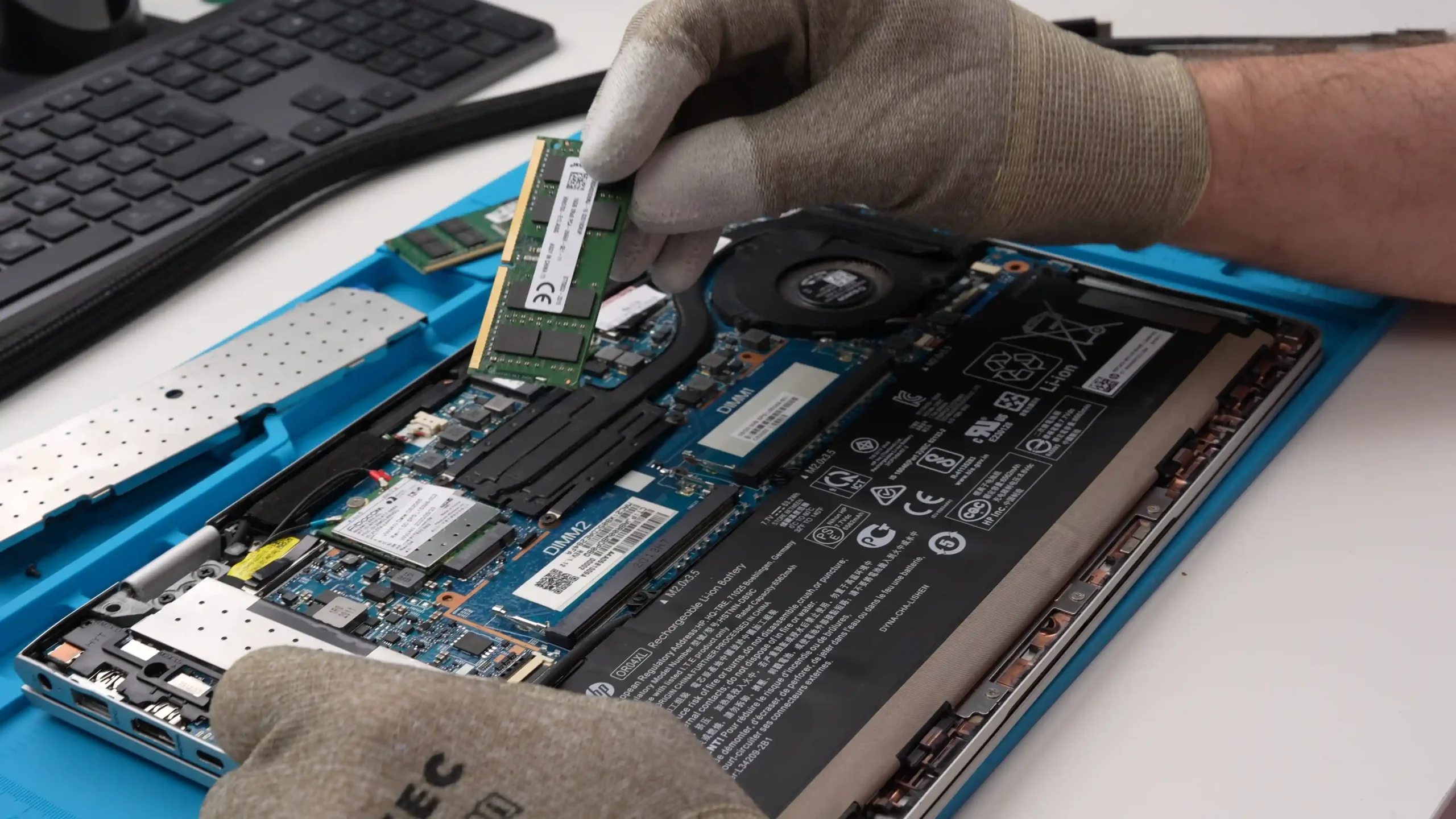 Austausch von defektem Arbeitsspeicher zur Behebung von Laptop Bluescreen Fehlern